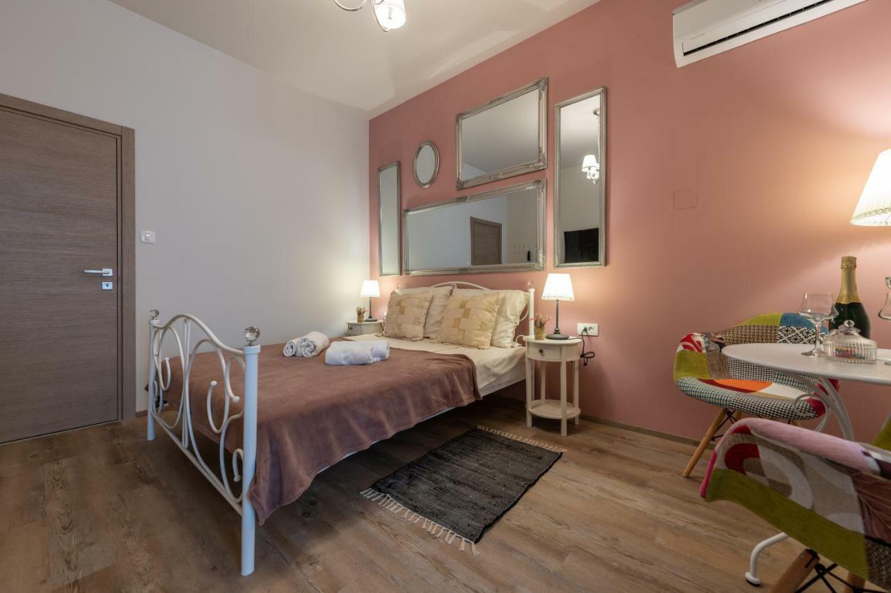 Old City Romantic Studios 3 Пула Экстерьер фото